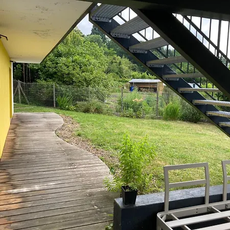 Au Calme Avec Jardin, Proche Centre Villa