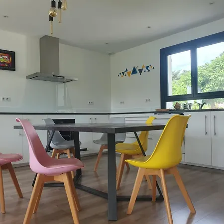 Villa Au Calme Avec Jardin, Proche Centre